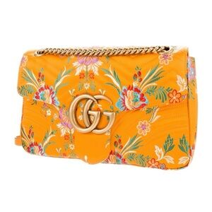 Authentic Gucci Marmont Matelasse
Medium Shoulder Bag